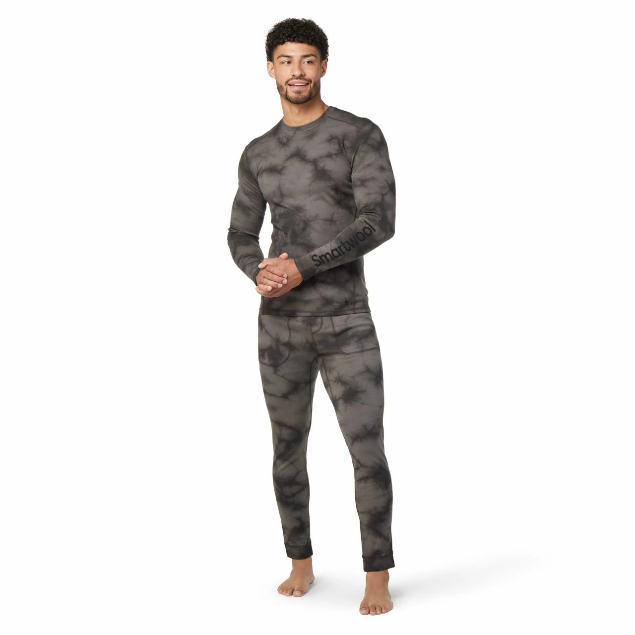 Smartwool Classic Thermal Plant-Based Dye Merino Base Layer Logo Crew - Men's 2 Smartwool Classic Thermal Plant-Based Dye Merino Base Layer Logo Crew - Men's - Image 2