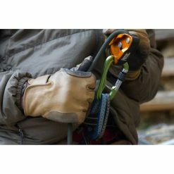 Metolius Belay Glove -Scarpa Sales belay glove use 87366.1626822327